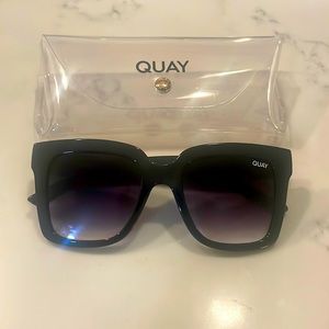 Quay sunglasses with case